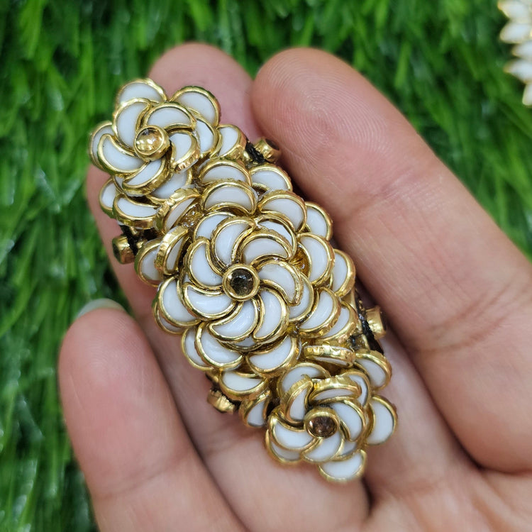 White Rose Designer Saree Pin