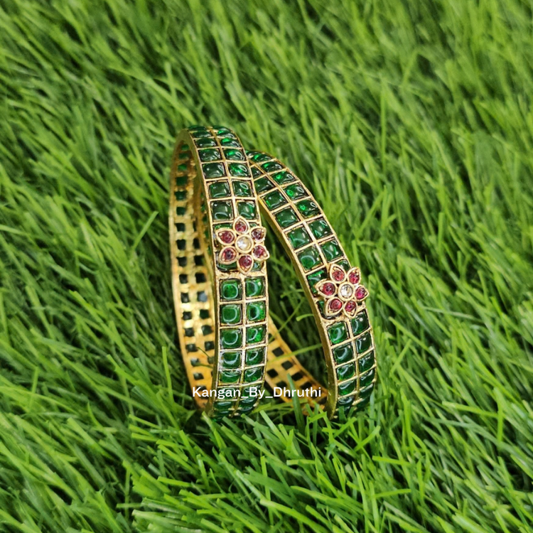 Emerald Green & Red Floral Motif Gold Imitation Bangles1