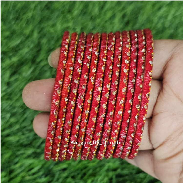 Red Colour Thaamara Lotus Glass Bangles