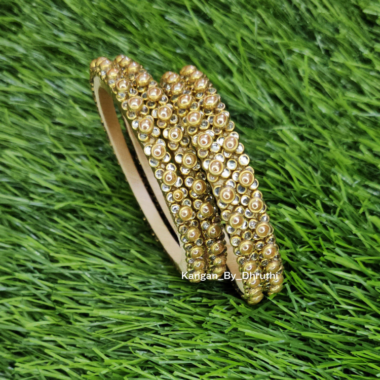 WhiteGoldstoneborderbangles1